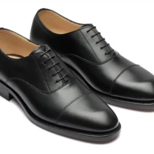 Montaigne Black