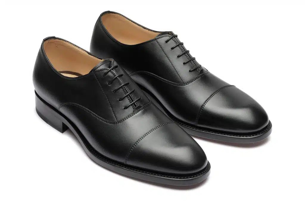 Montaigne Black