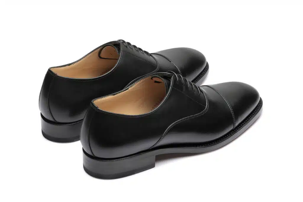 Montaigne Black