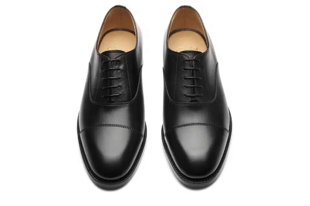Montaigne Black