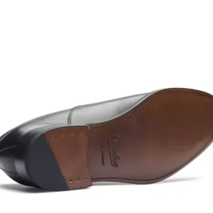 Montaigne Black