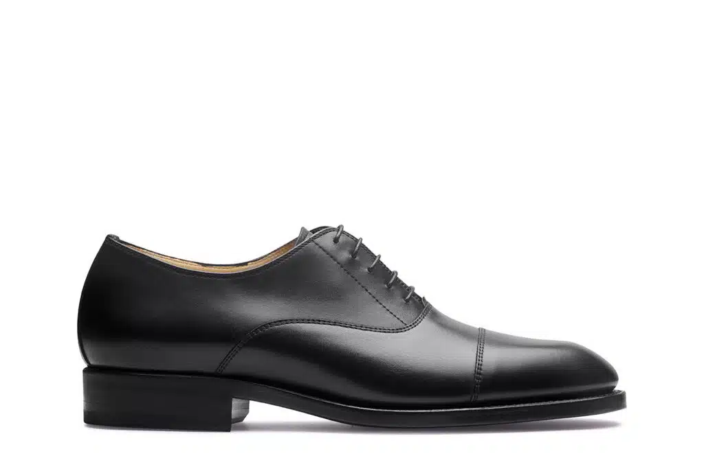 Montaigne Black